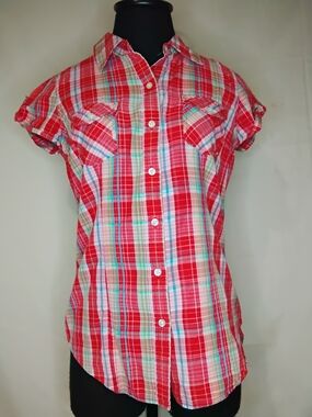 Women’s Red Plaid Short-Sleeve Button Down Shirt